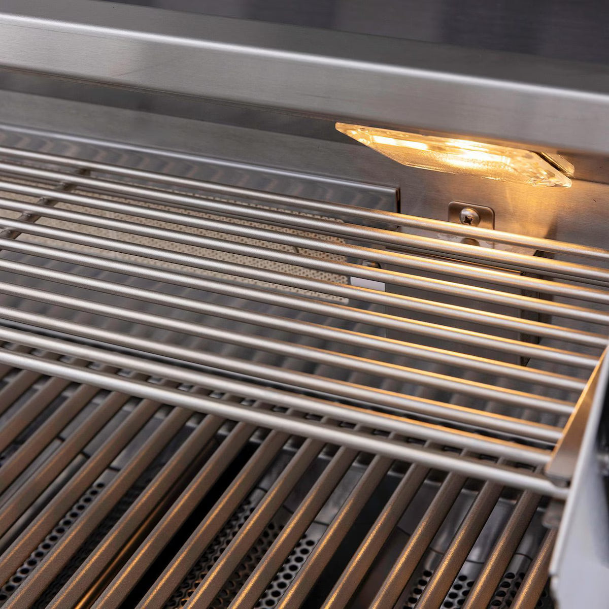 Blaze 32 4-Burner Marine Grade LTE+ Grill w/ Lift-Assist Hood & Rear Infrared Burner - BLZ-4LTE3MG