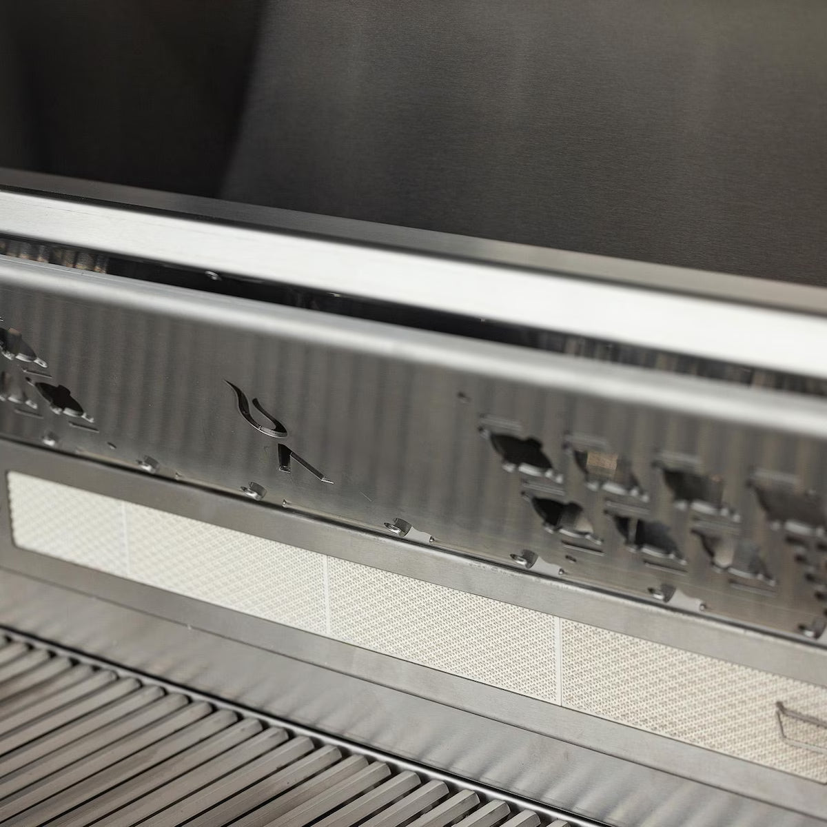 Blaze LTE PRO 32-in 4-Burner Built-In Natural Gas Grill w/ Digital Temperature Screen & Rotisserie -  BLZ-4LTEPRO-NG