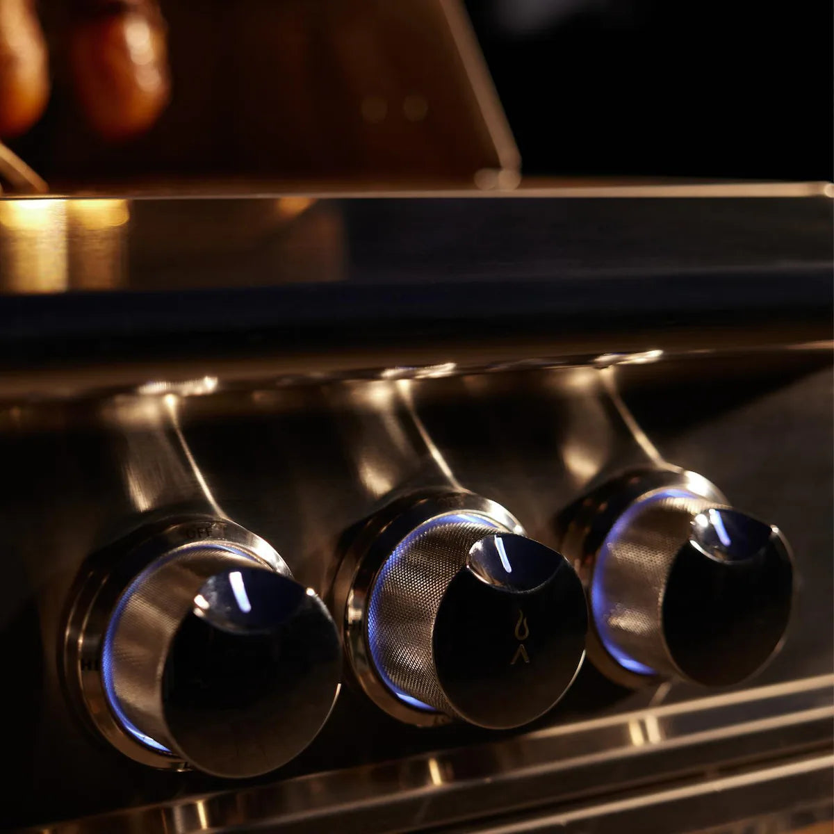 Blaze LTE PRO 32-in 4-Burner Built-In Natural Gas Grill w/ Digital Temperature Screen & Rotisserie -  BLZ-4LTEPRO-NG